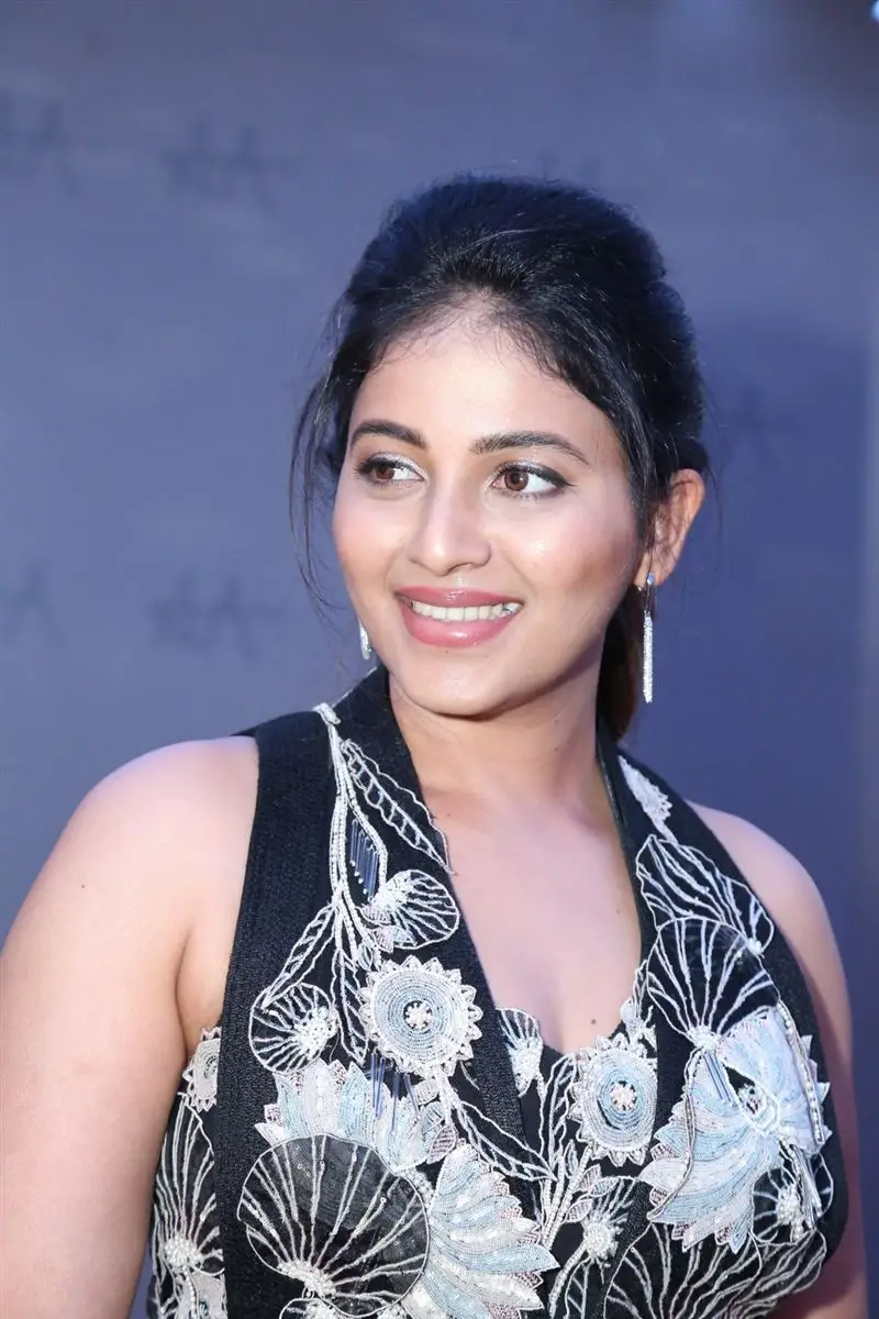 Anjali at Geethanjali Malli Vachindhi Movie Trailer Launch